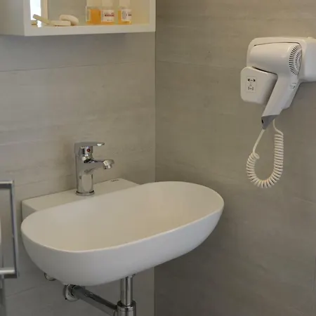 Family Homes Zaharias